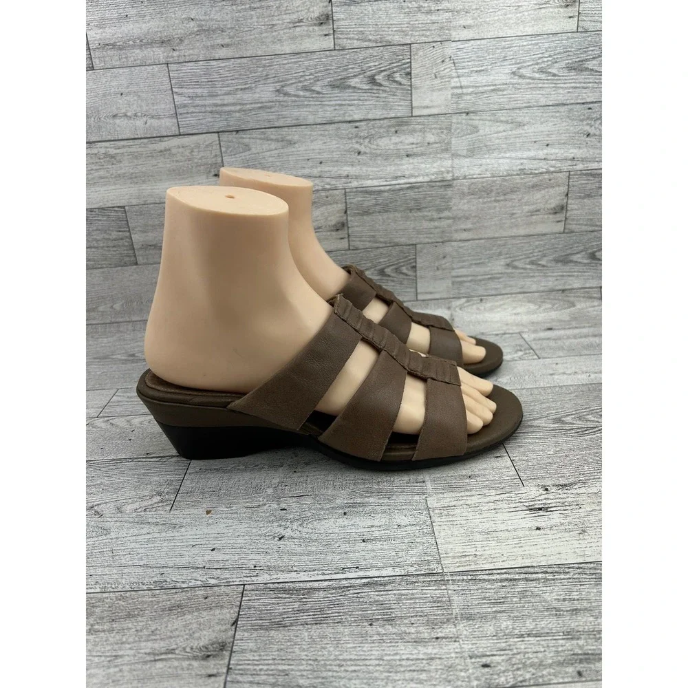 Clarks Bendables Women Size‎ 7M Brown Leather Pleated Wedge Slide Sandals 81069